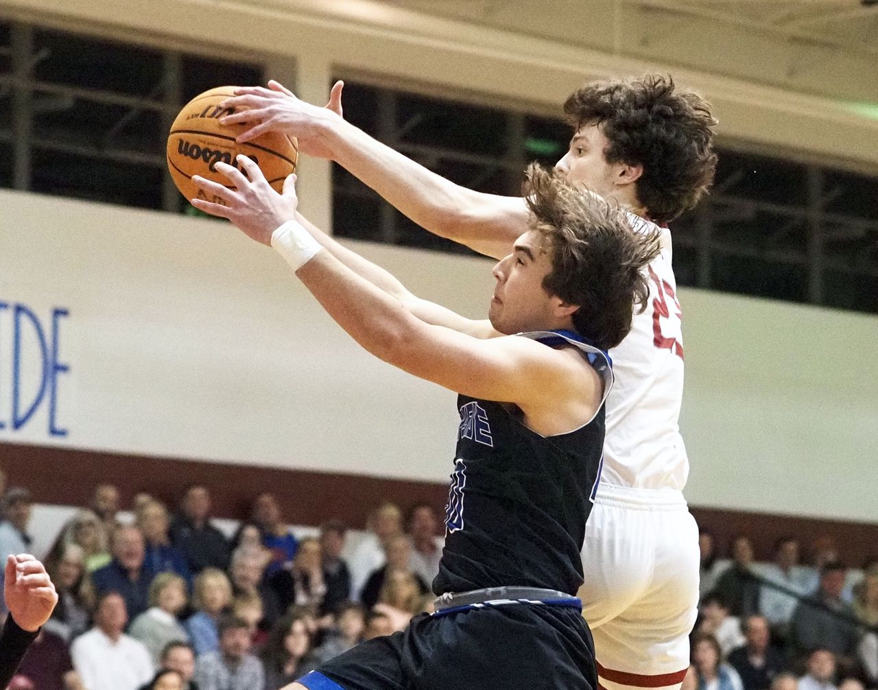 Basketball roundup: UMS-Wright boys slip past Bayside Academy