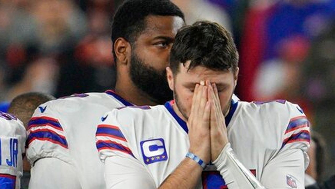 Buffalo Bills’ Damar Hamlin collapses, given CPR