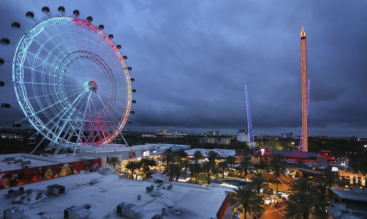 Dozens spend New Year’s Eve hundreds of feet in the air stuck on Florida Ferris wheel