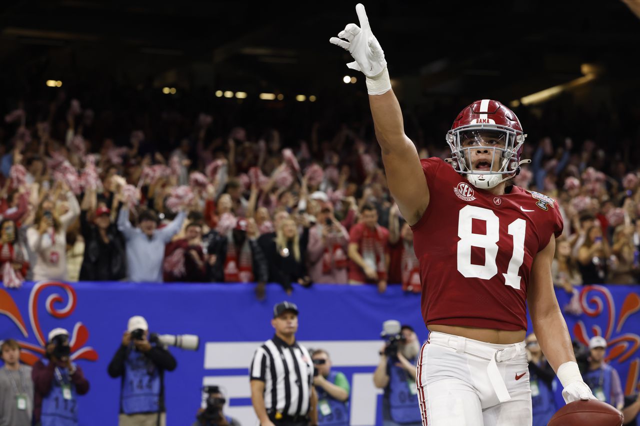 Final 2022 Associated Press college football poll