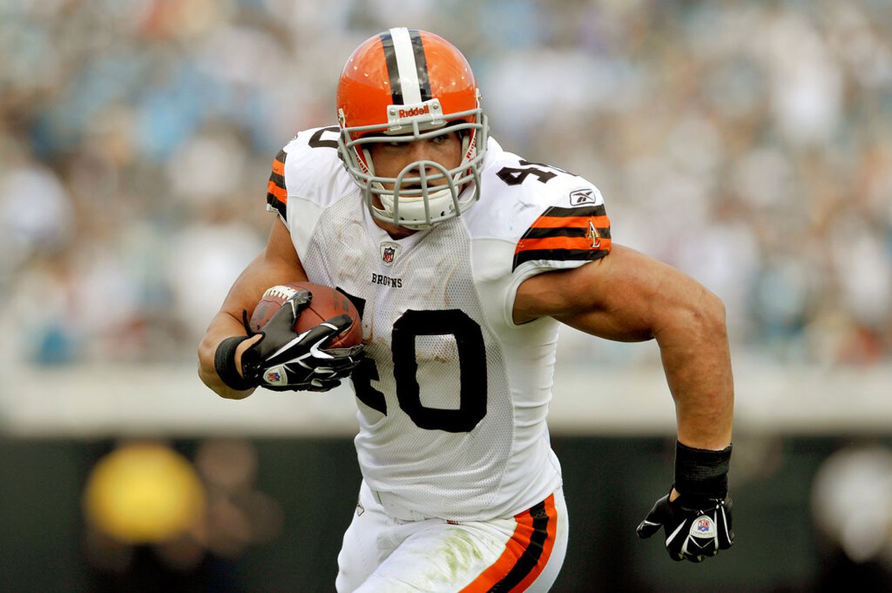 Former NFL star Peyton Hillis in ICU after saving kids from drowning