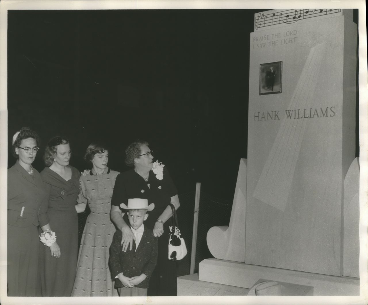 1954 Press Photo Family at Hank Williams Memorial Unveiling, Montgomery, Alabama