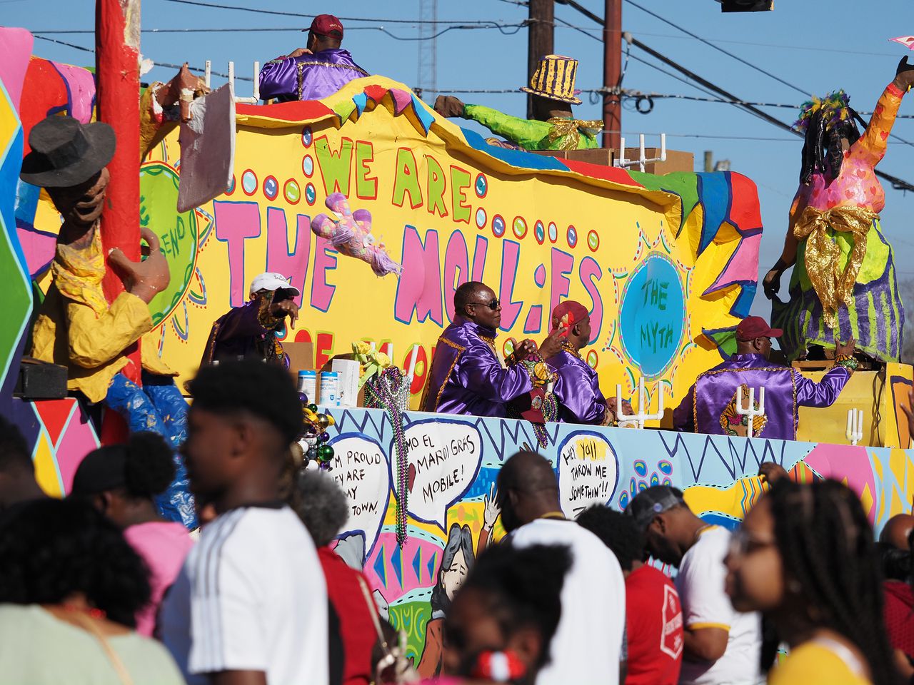 Mardi Gras: MAMGA Mammoth Parade 