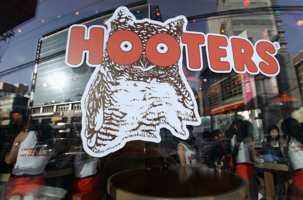 Hooters denies it is closing for millennialfriendly rebranding