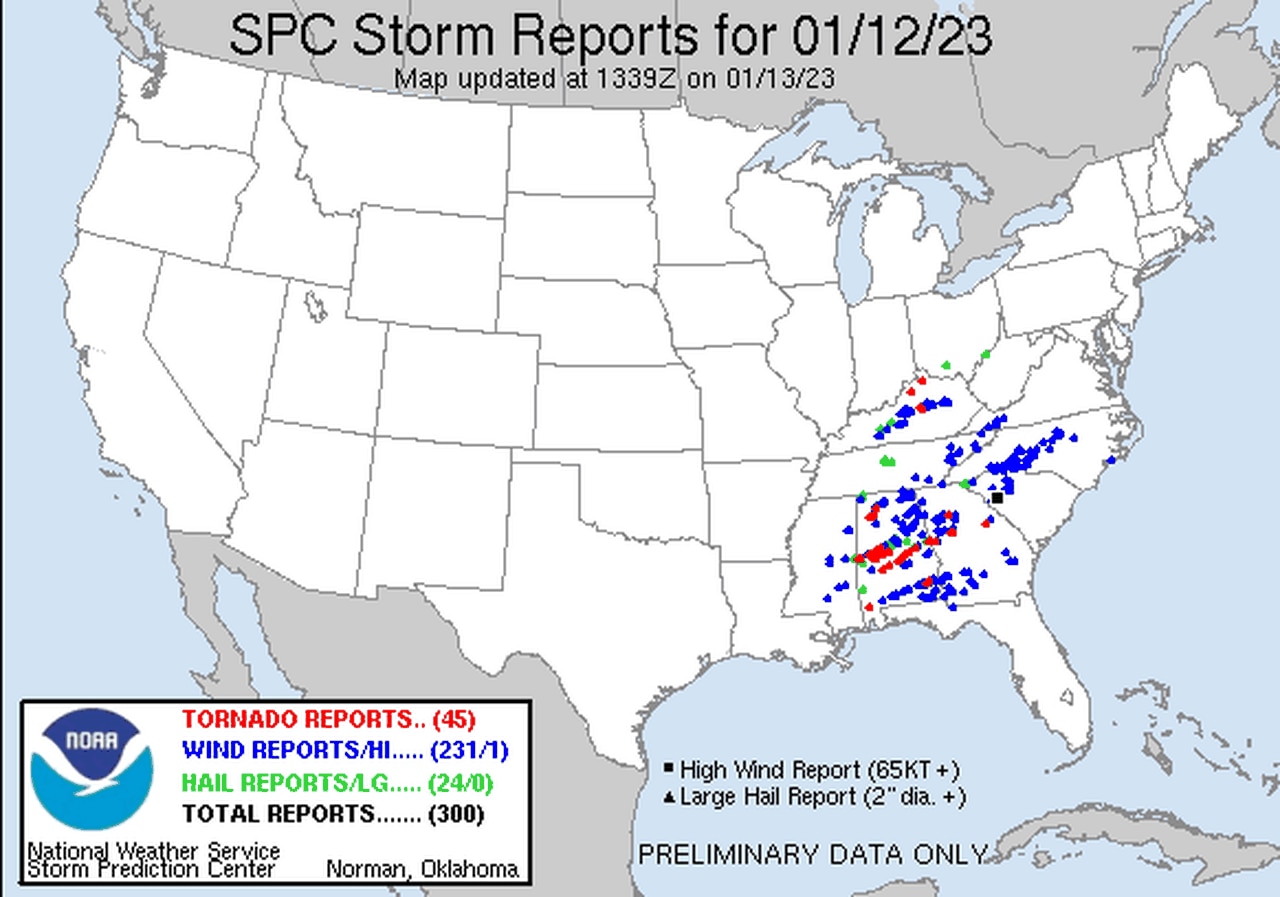 How many tornadoes hit Alabama on Thursday?