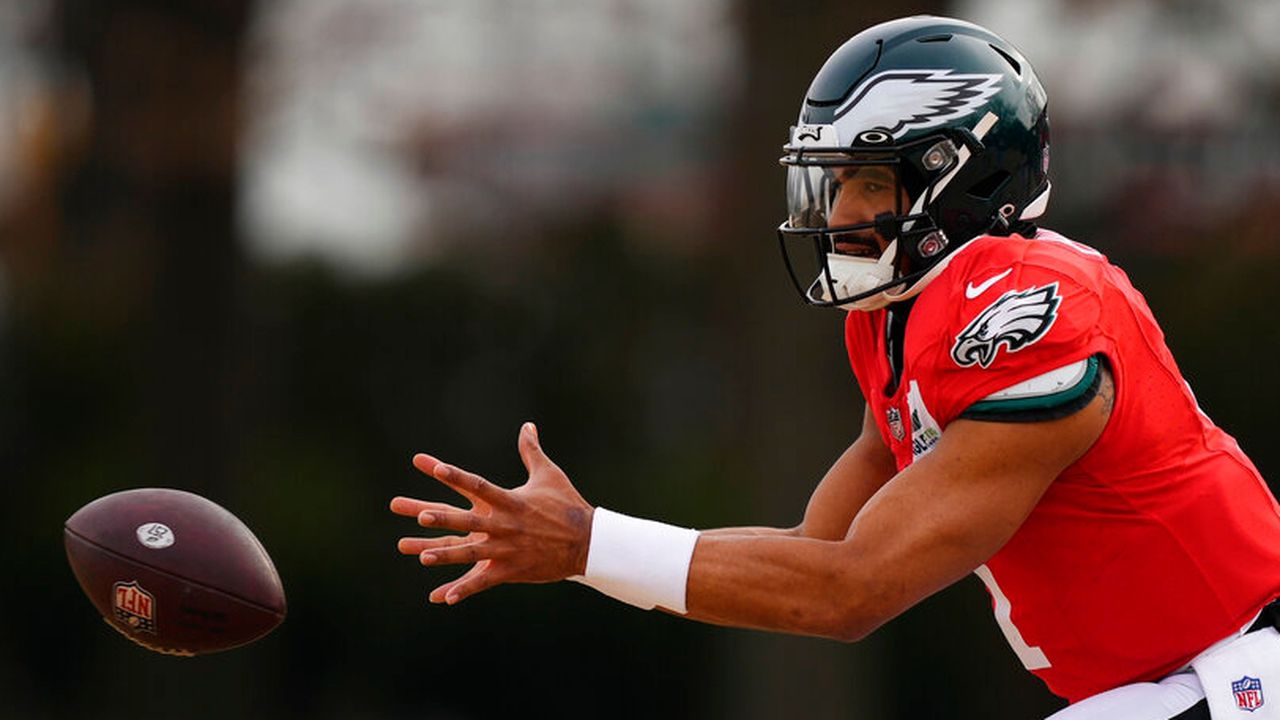 Injured Eagles QB Jalen Hurts: ‘The man will be there’