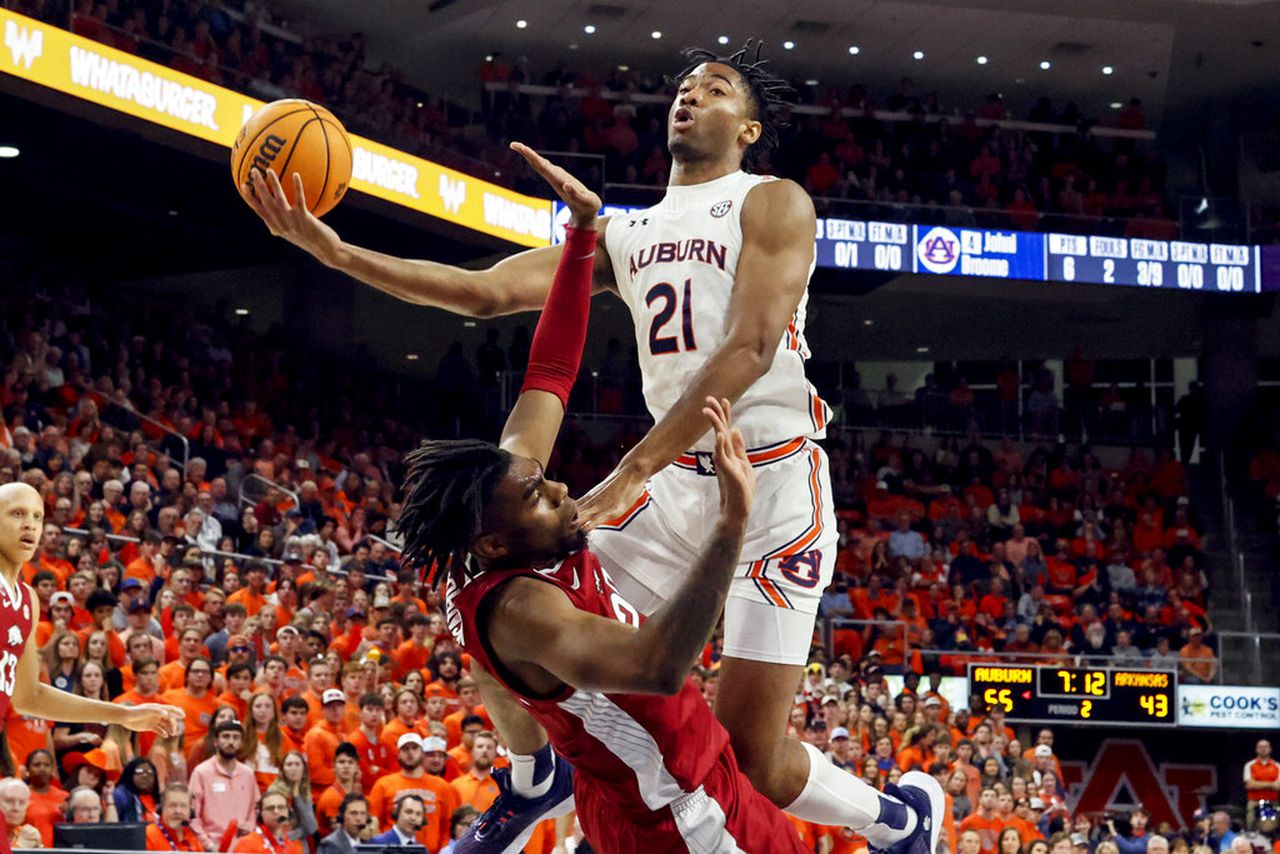 Joseph Goodman: Bruising Auburn flexes on the Arkansas, SEC