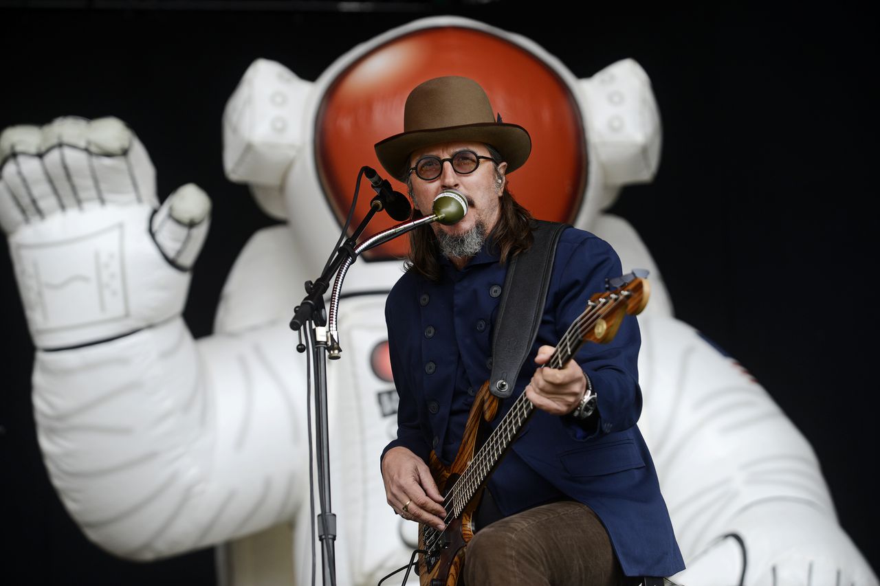 Les Claypool bringing Sean Lennon, Adrian Belew to the Mobile Saenger