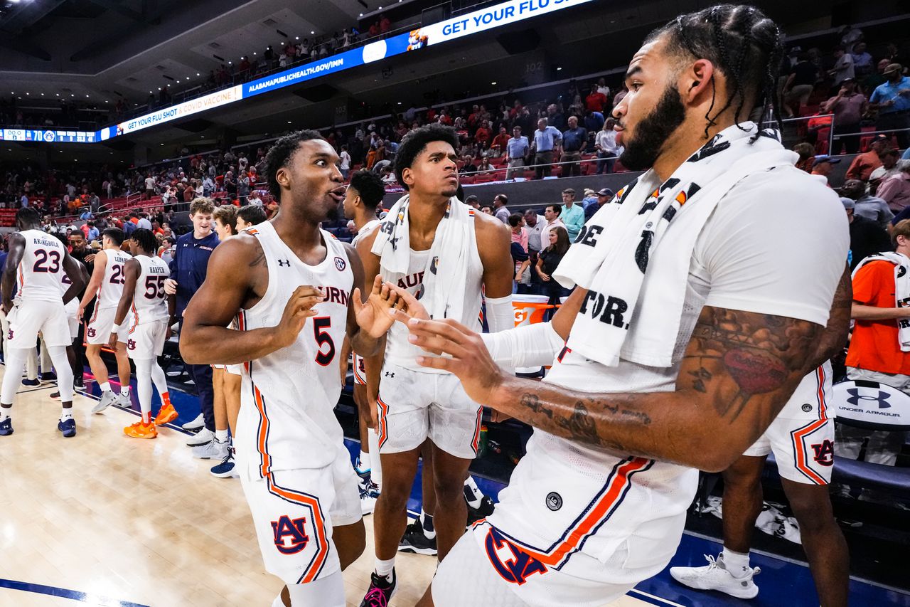 Live Updates: No. 15 Auburn hoops hosts Texas A&M score updates, analysis.