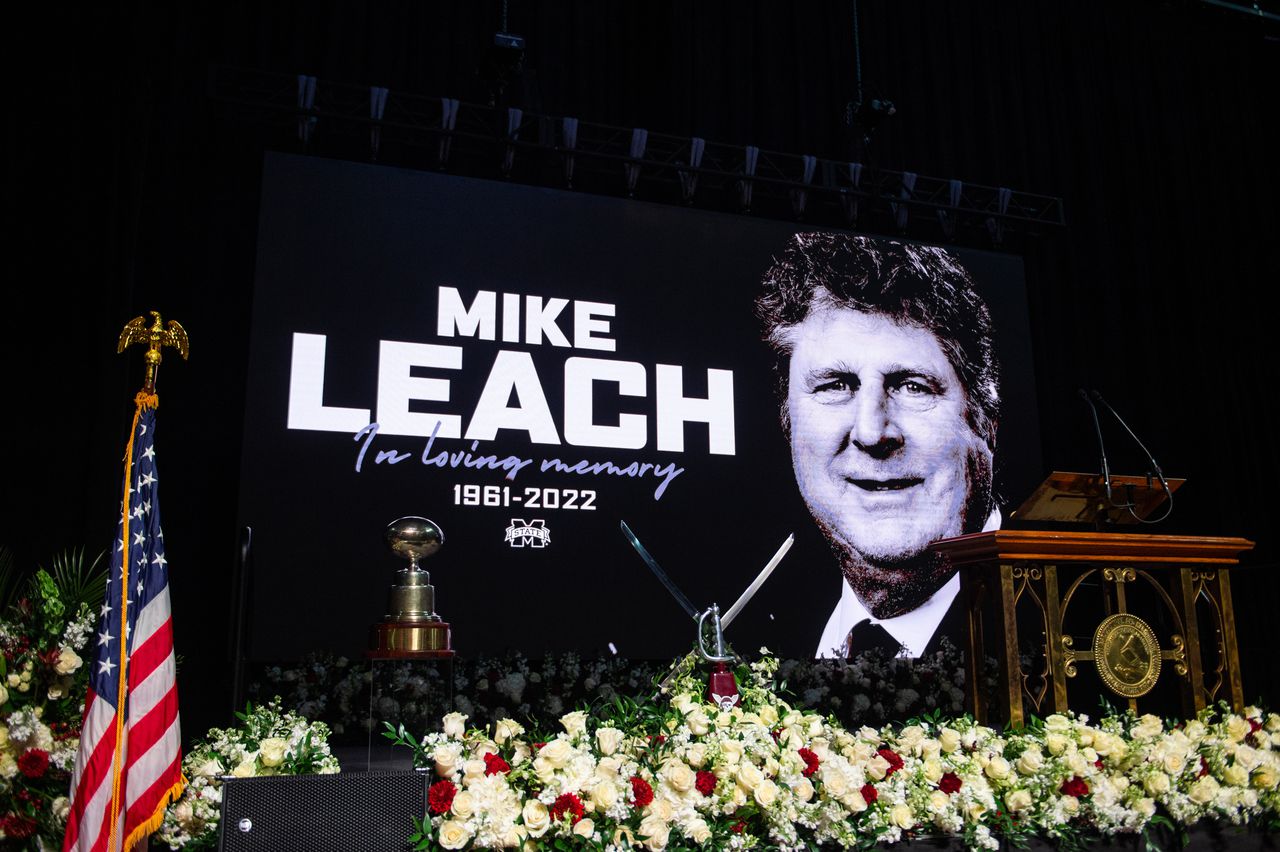 Mississippi State reveals Mike Leach tribute helmet