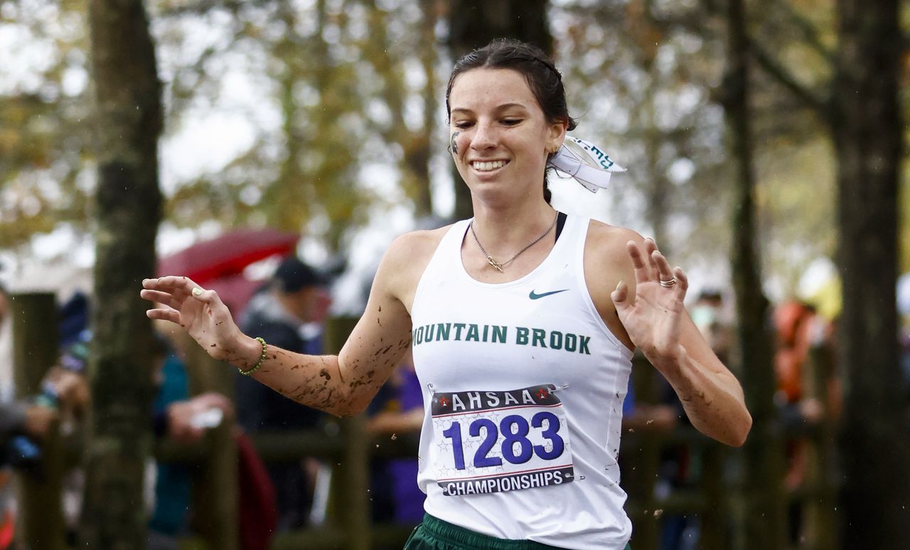 Mountain Brook cross country runner selected Gatorade girls state Player of the Year