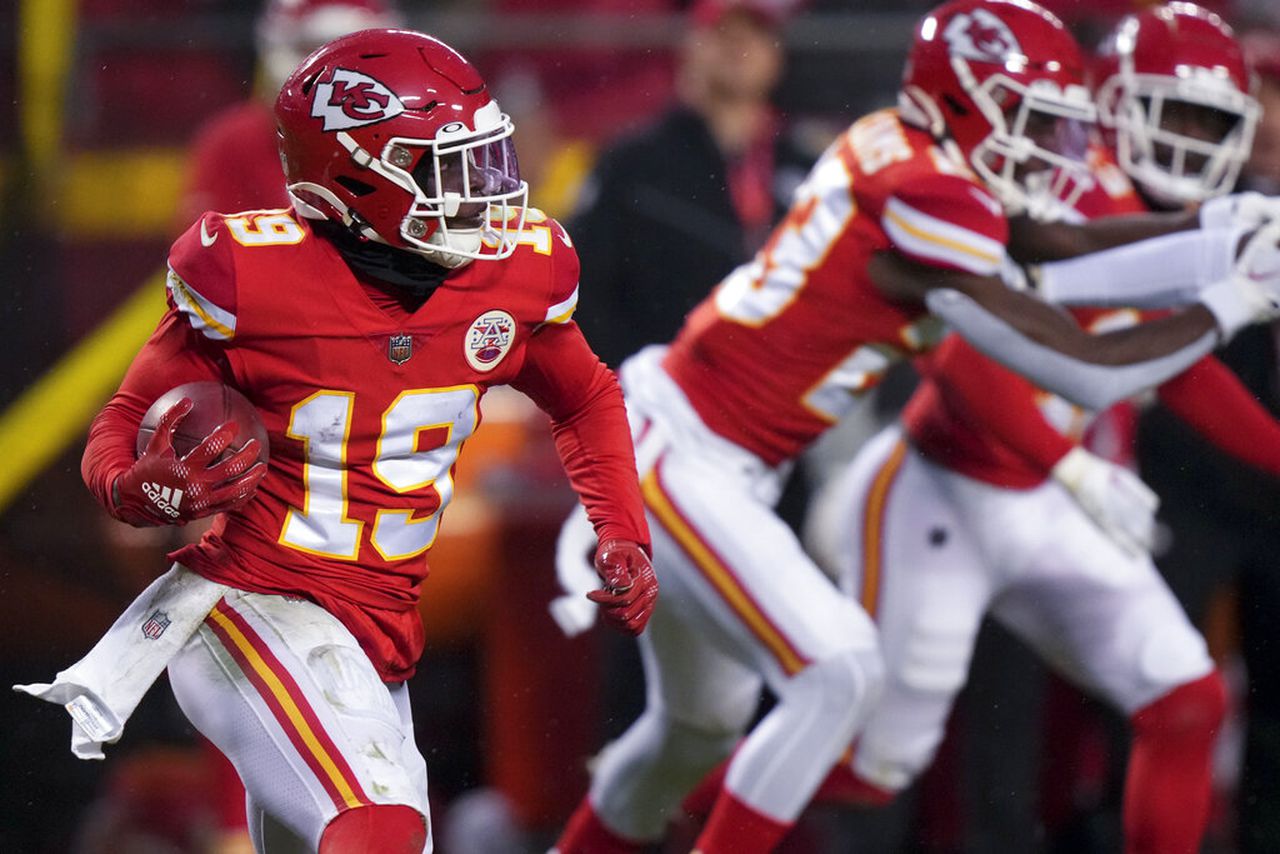 NFL playoffs: Chiefs overcome Patrick Mahomes’ injury