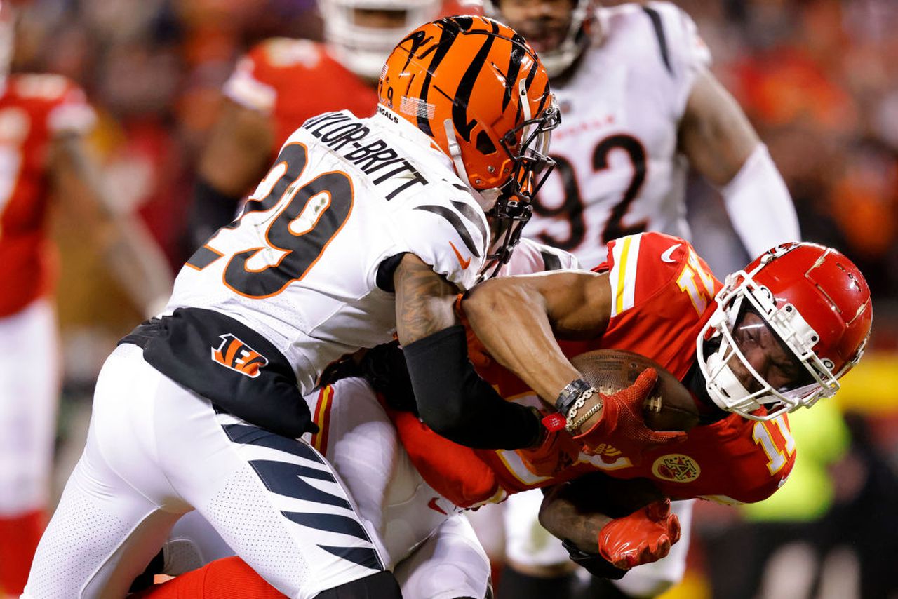 NFL playoffs: Chiefs Super Bowl-bound after late break