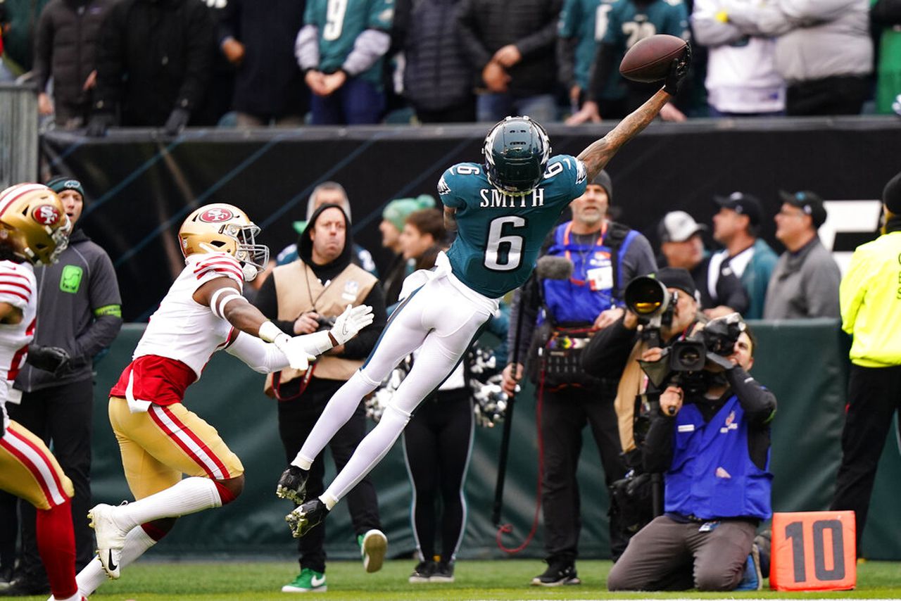 Philadelphia Eagles wide receiver DeVonta Smith stretches for a pass