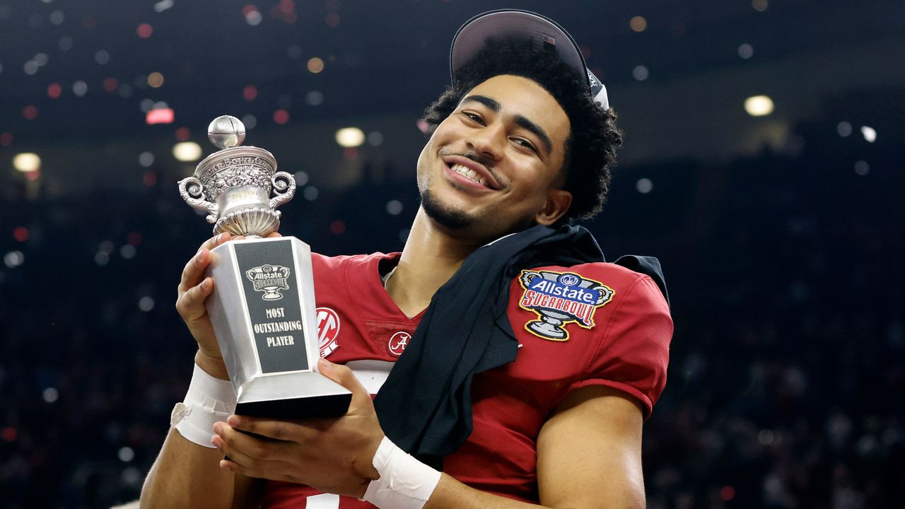 Nick Saban gives Bryce Young curtain call in final minutes of Sugar Bowl