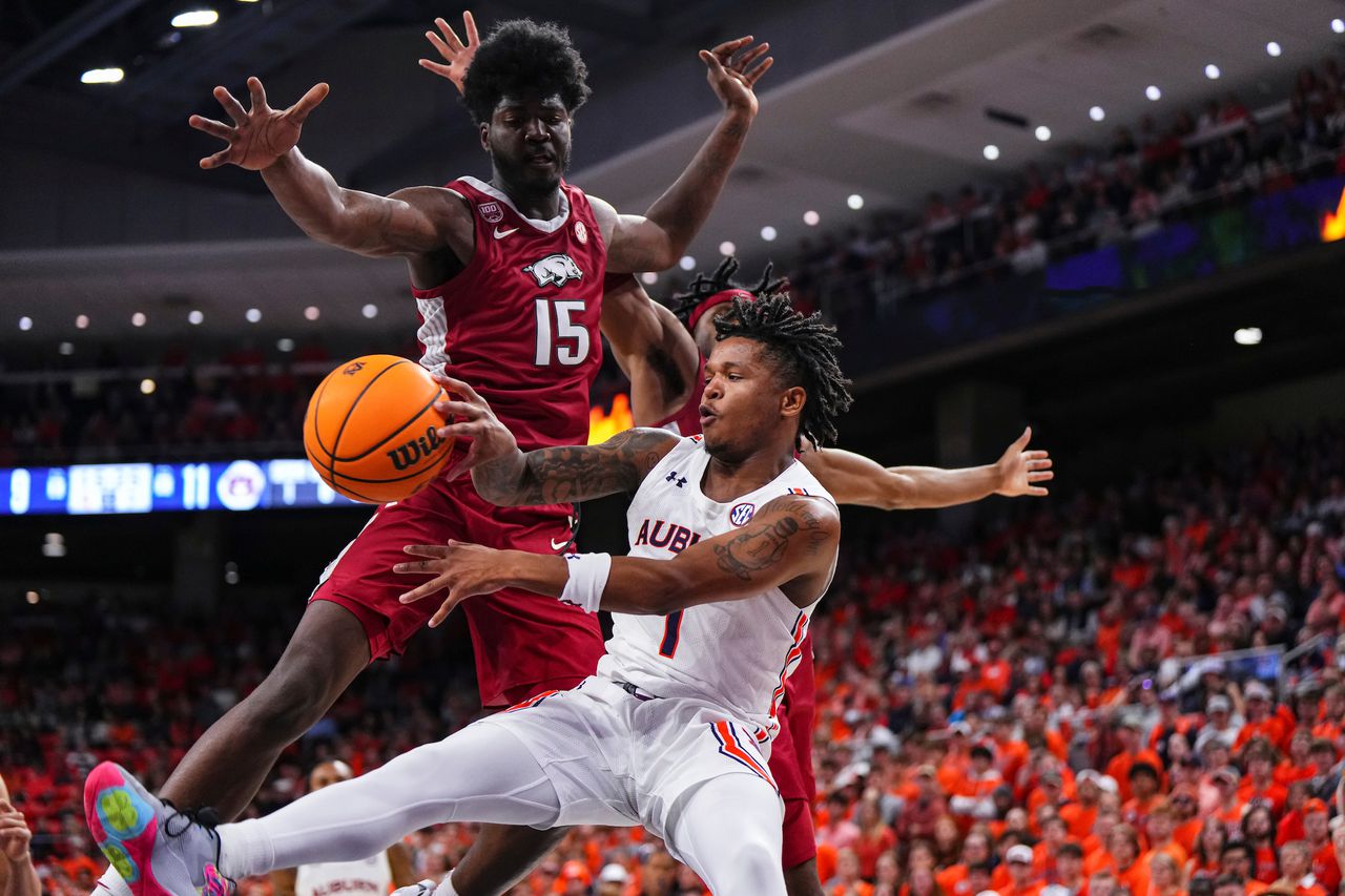 No. 22 Auburn hoops dispatches No. 13 Arkansas for biggest win of season