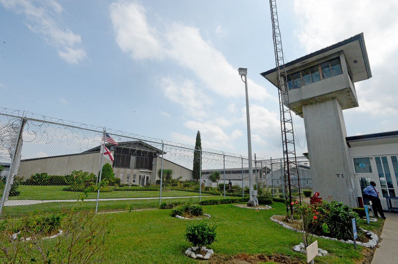 North Alabama man found dead in prison, department investigating