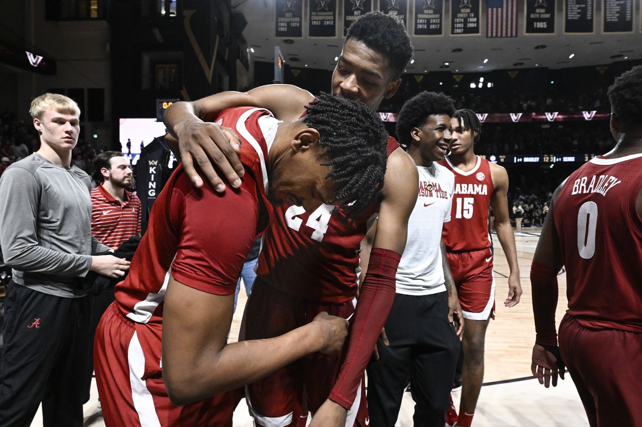 Oats: Alabama players broke down after win, bottled up grief