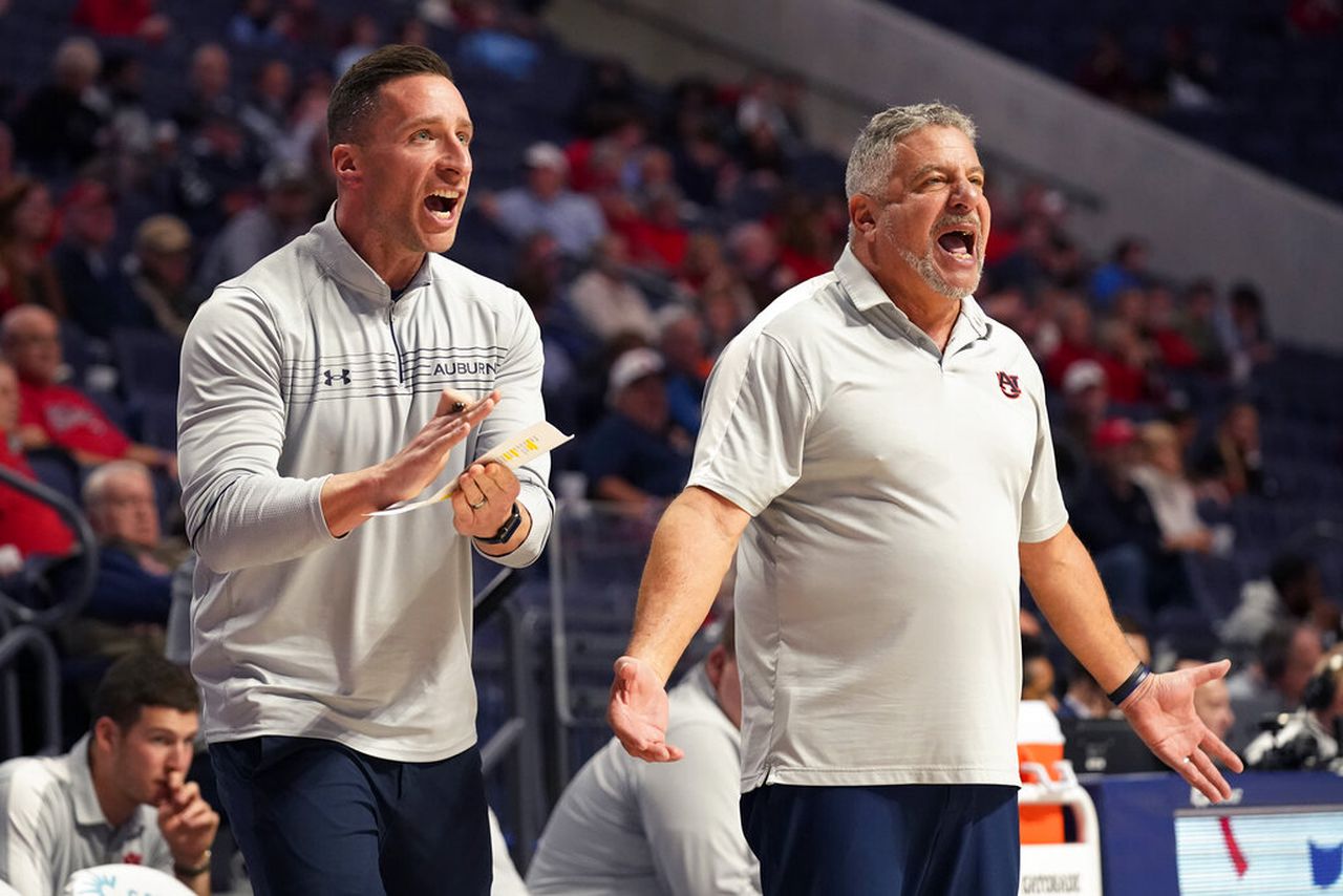 Rare early timeout proves pivotal for No. 21 Auburn hoops in win at Ole Miss