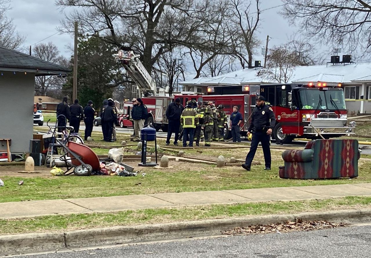 Shooting victim crashes vehicle into Birmingham apartment building; fire erupts, 1 dead