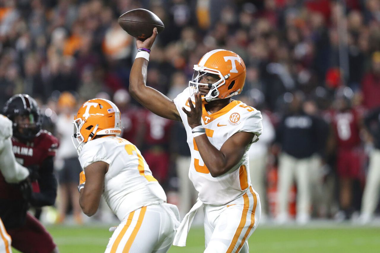 Tennessee QB Hooker will participate in Senior Bowl week