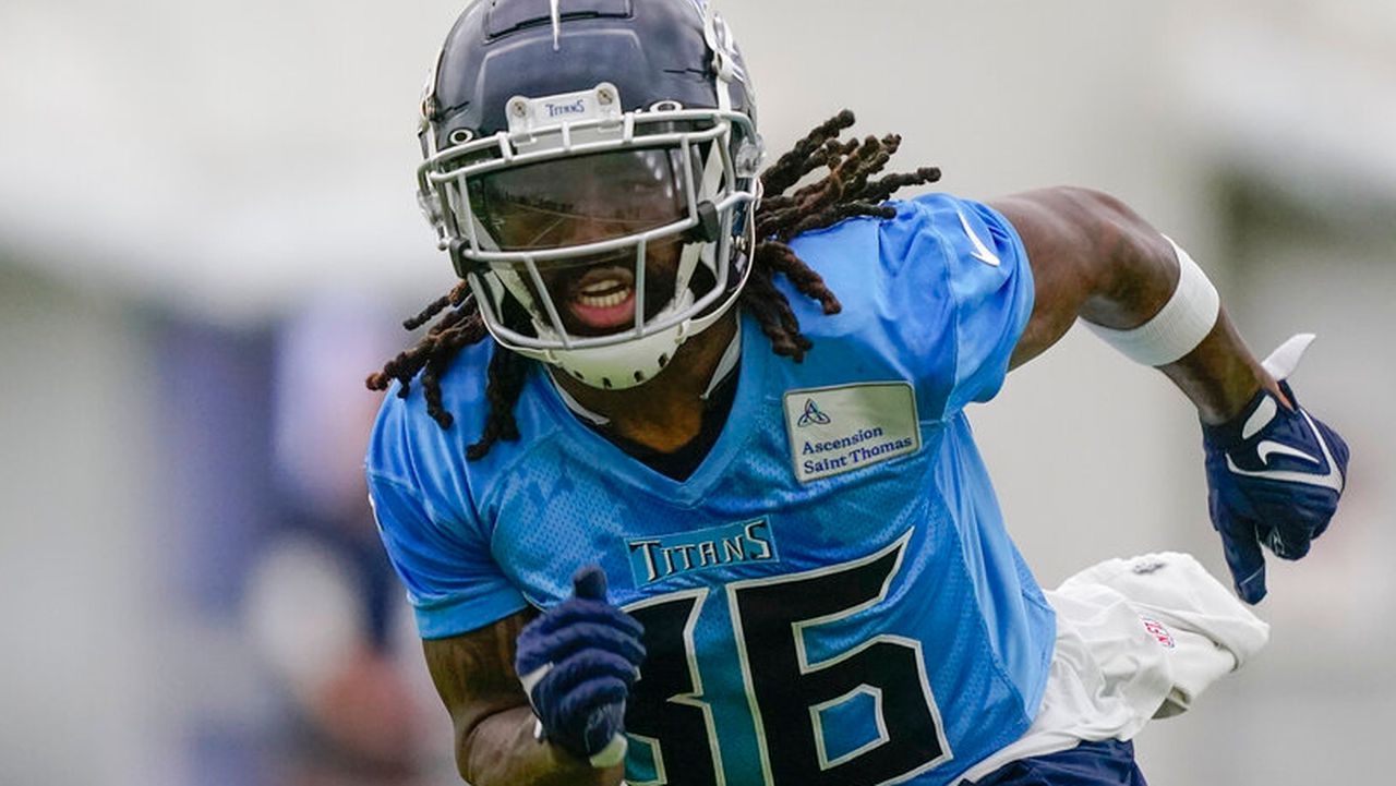 Titans bring back former Alabama defensive back