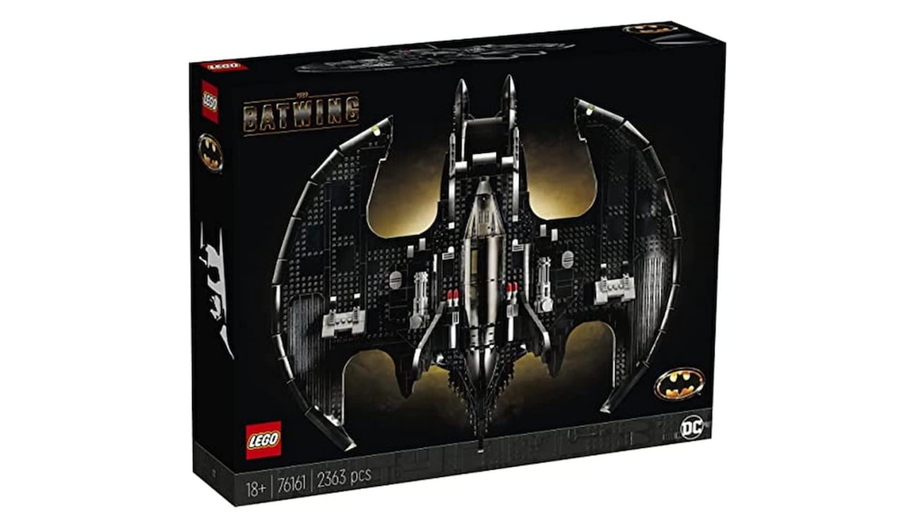 LEGO DC Batman 1989 Batwing Displayable Model