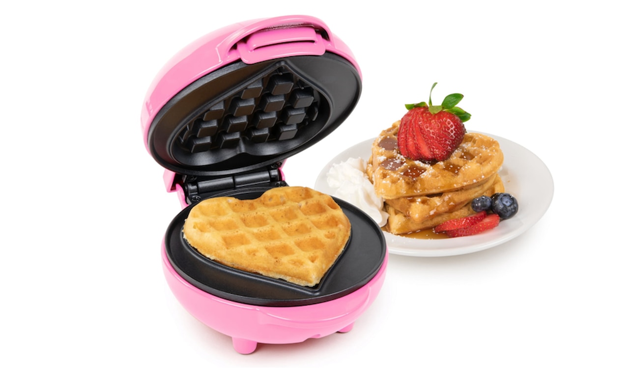 Nostalgia My Mini Heart Waffle Maker