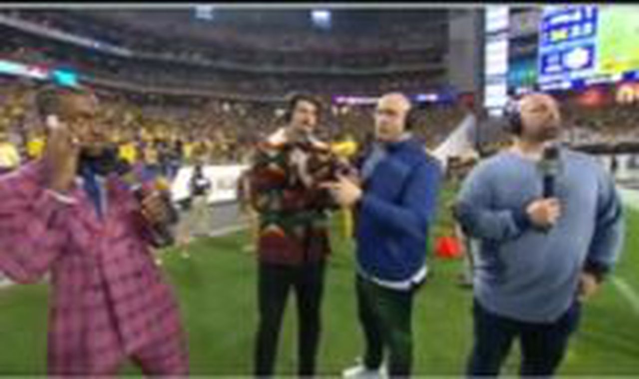 Watch Robert Griffin III run out of Fiesta Bowl broadcast after learning wife is in labor