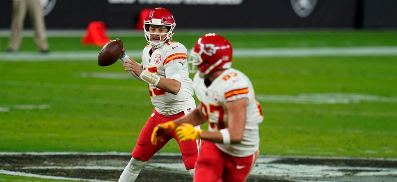 What TV channel is Chiefs-Raiders on today? Live stream, how to watch NFL online, time