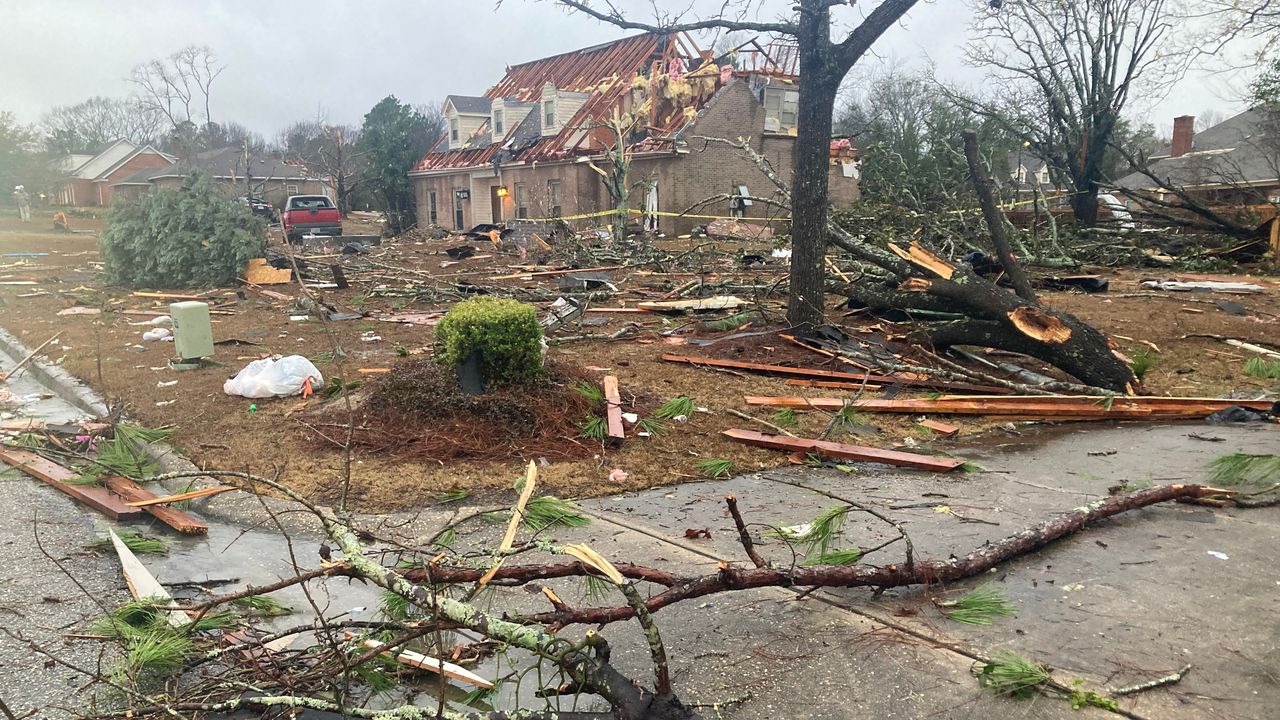 Why was there no siren before a tornado struck a Montgomery neighborhood?