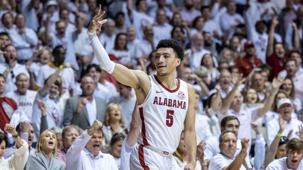 Alabama clinches share of SEC title, can win outright against Auburn