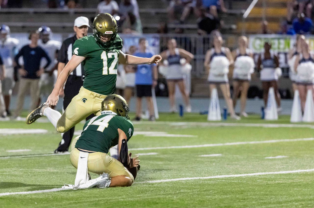 2022 HS Football - James Clemens at Mountain Brook