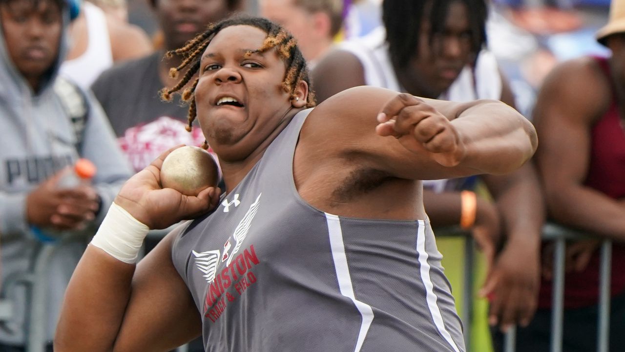 Alabama freshman lineman from Anniston to be known by different name