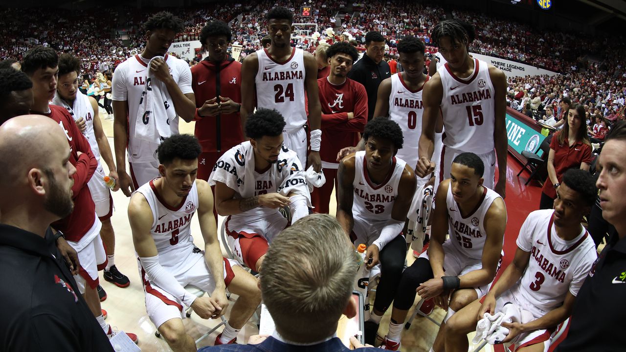 Alabama heavily favored on the road against South Carolina