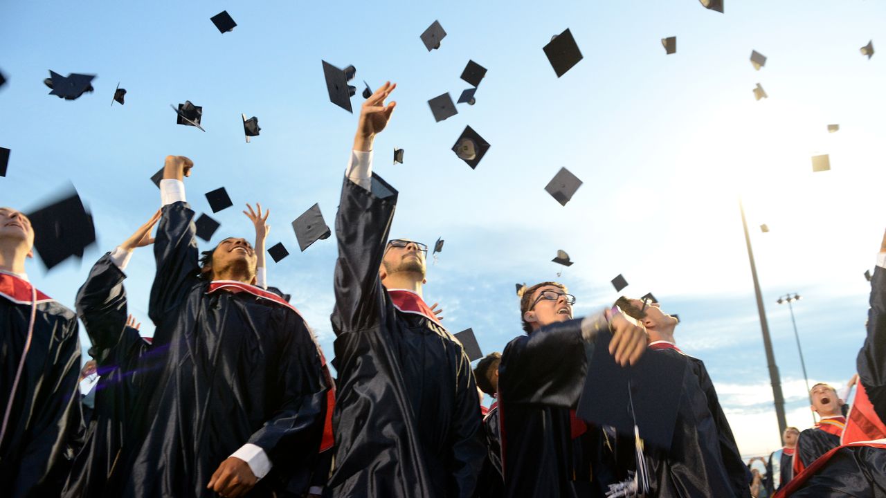 Alabama high school seniors can apply to these colleges for free next week