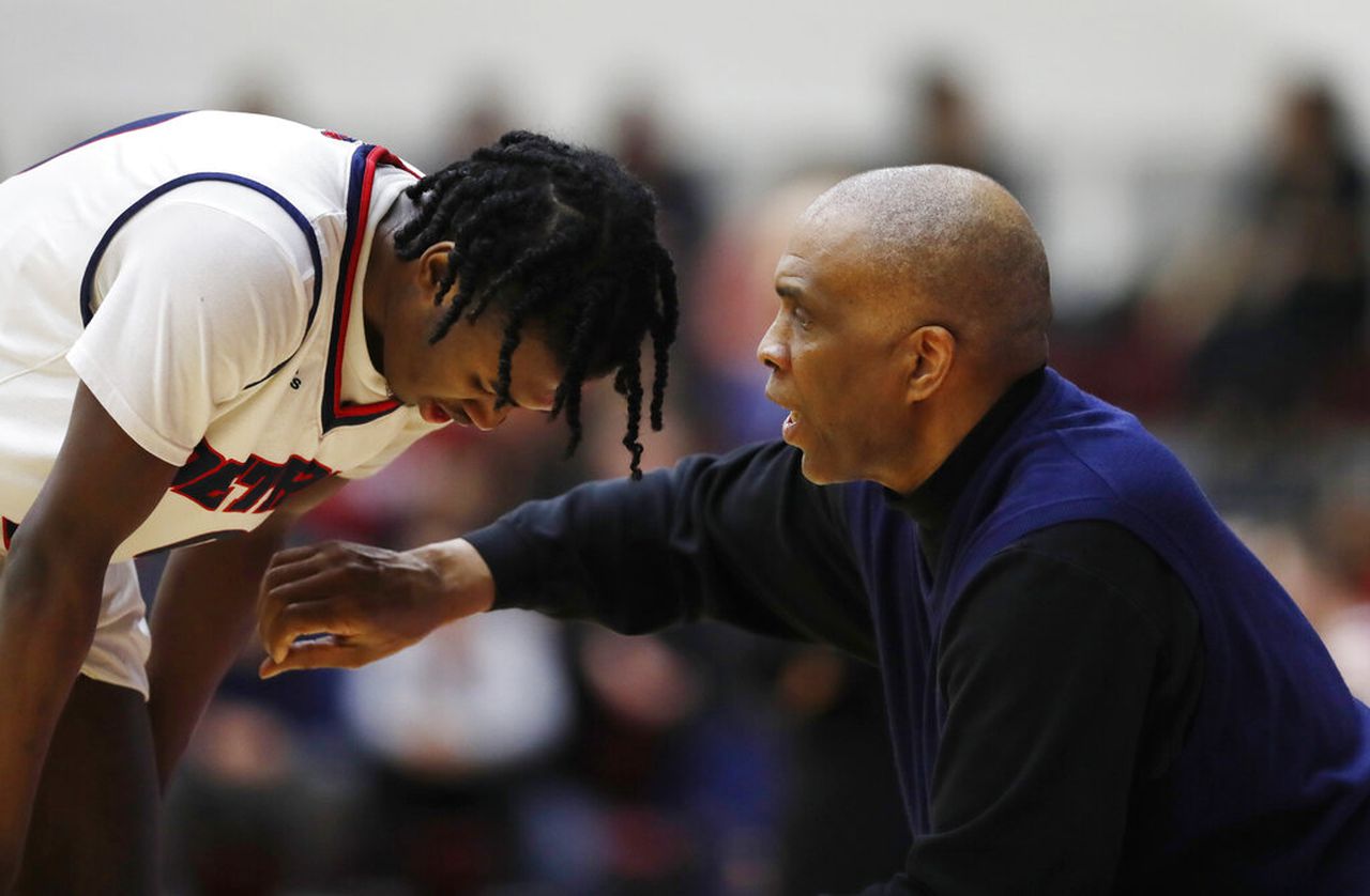 Antoine Davis challenging Maravich's NCAA points record