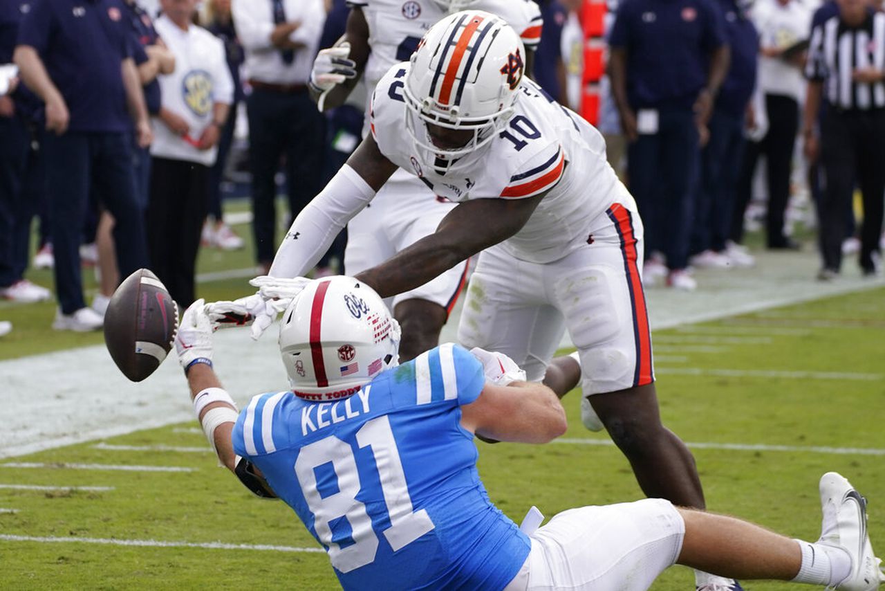 Auburn’s group at safety returns intact this spring, welcomes a familiar face