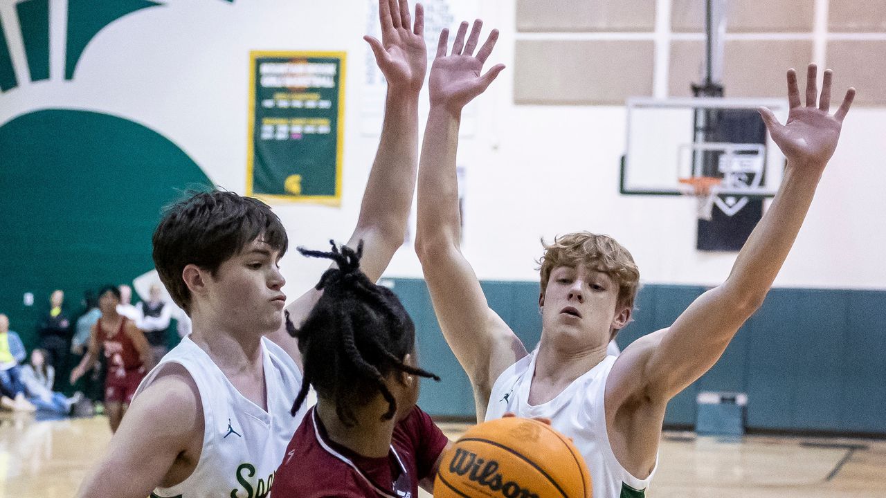 Basketball Roundup: Mountain Brook, Pelham, Brantley boys advance