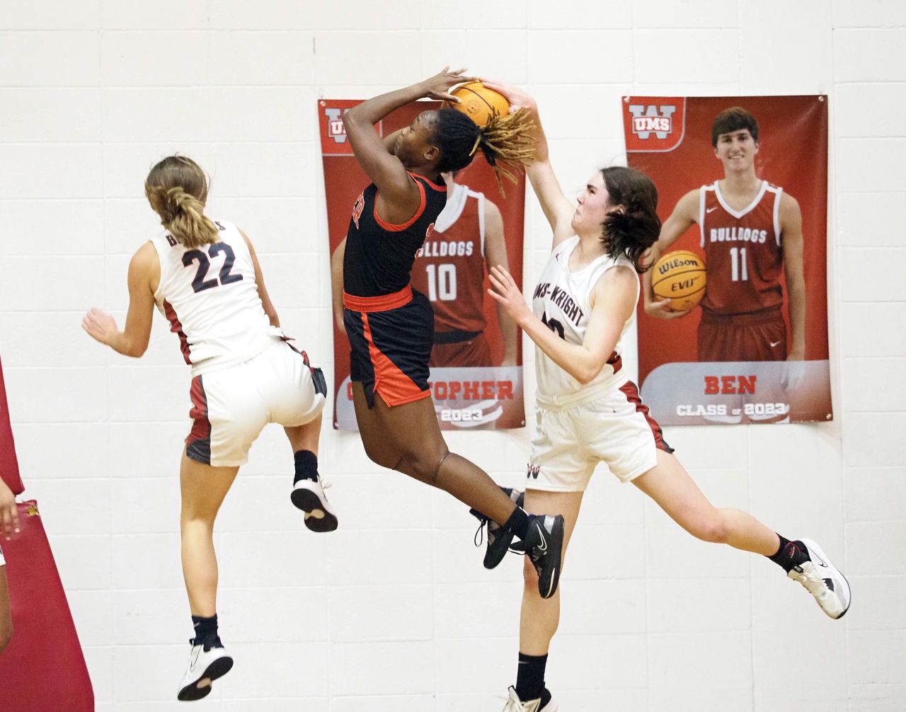 Basketball roundup: UMS-Wright girls advance to regionals