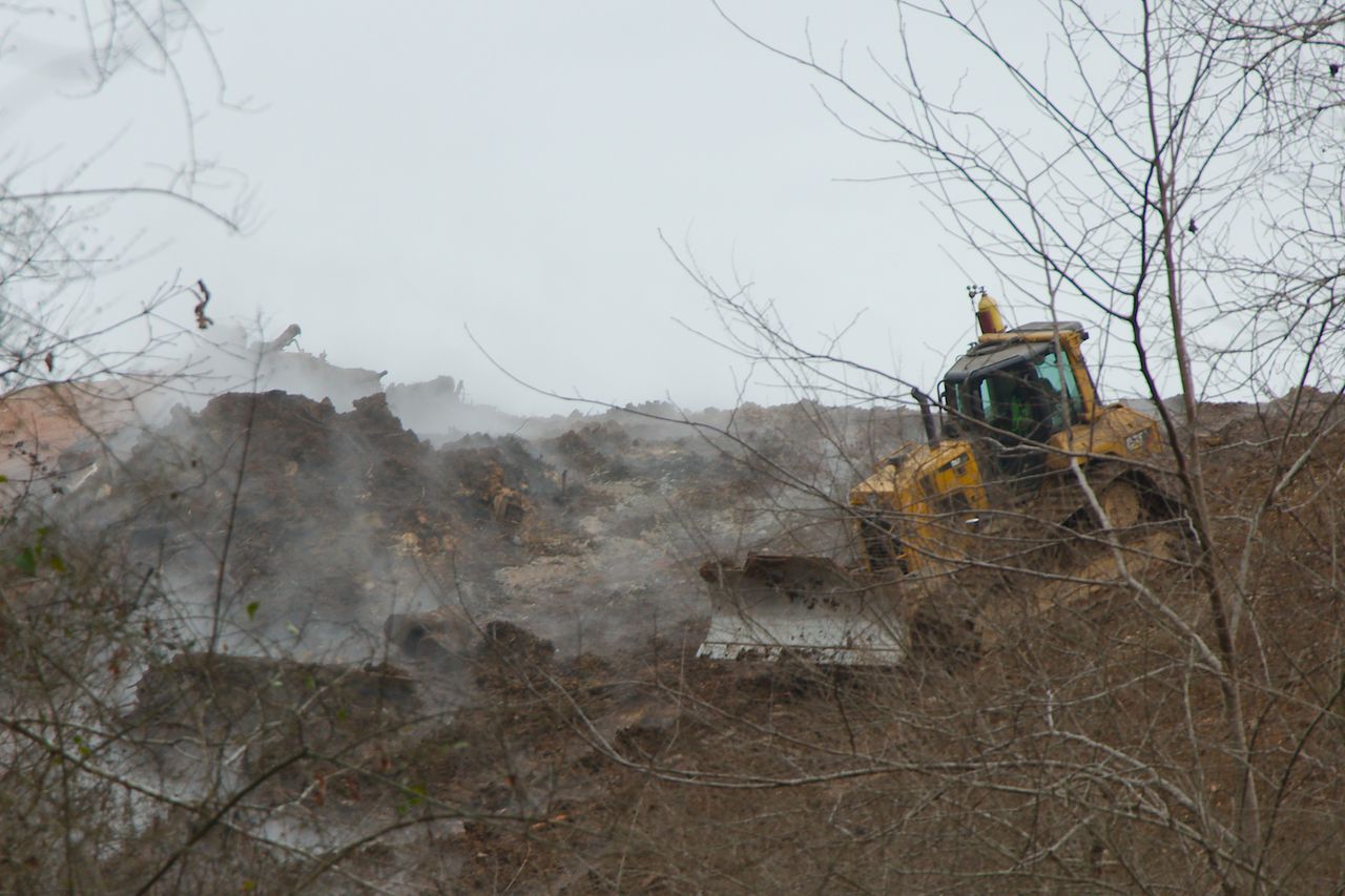 EPA says three more weeks to finish fighting Alabama landfill fire