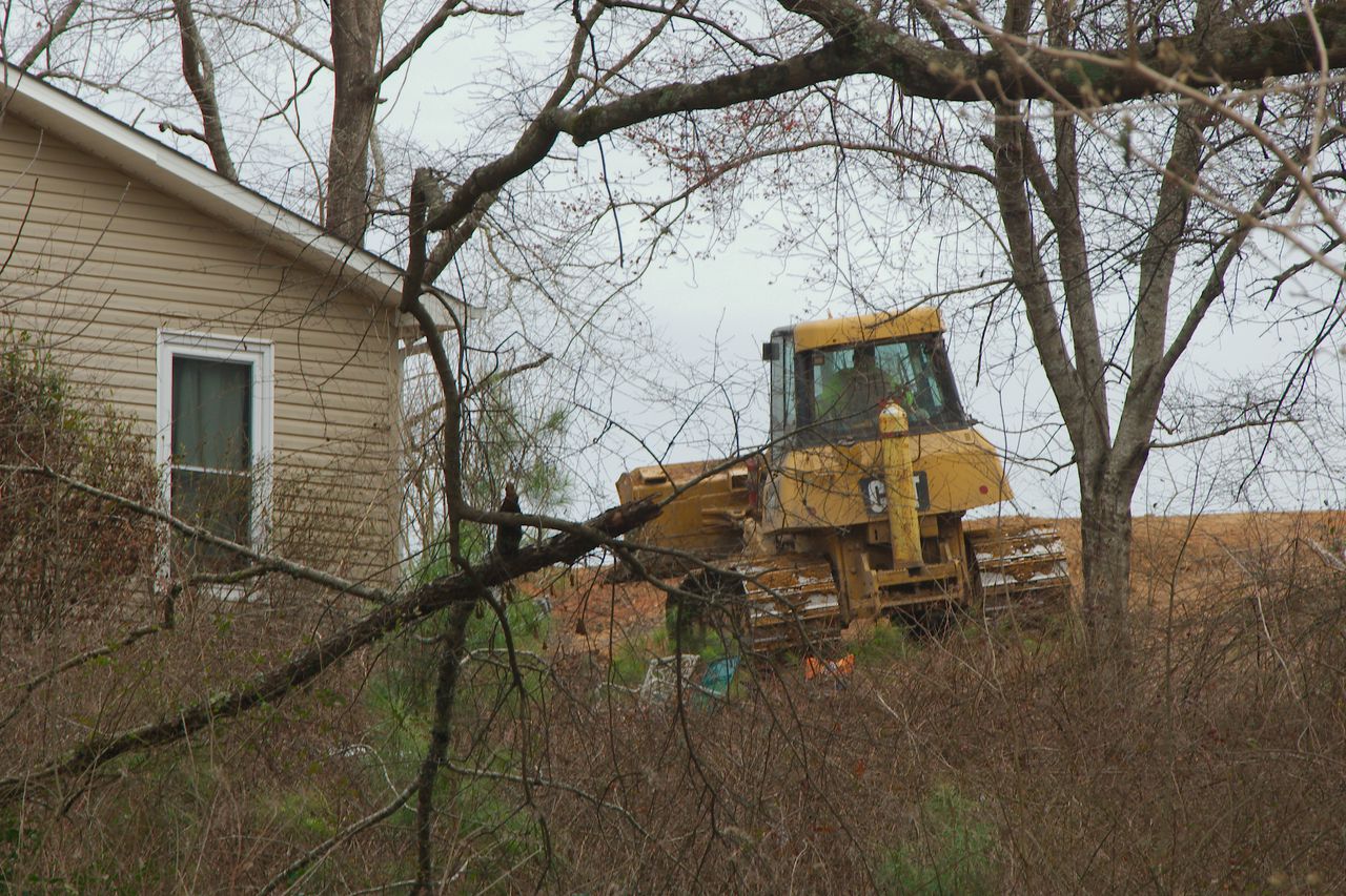 EPA: Smoke from Alabama landfill fire should be gone in 3 weeks