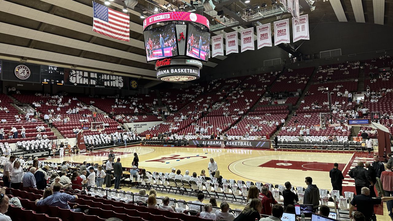 Live updates No. 2 Alabama vs. Arkansas men’s basketball