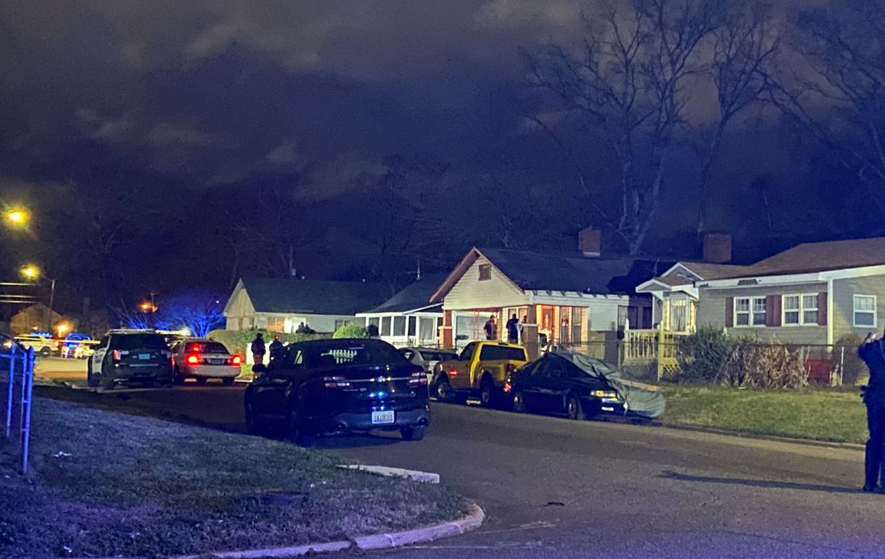 Man found fatally shot in front yard of a west Birmingham home