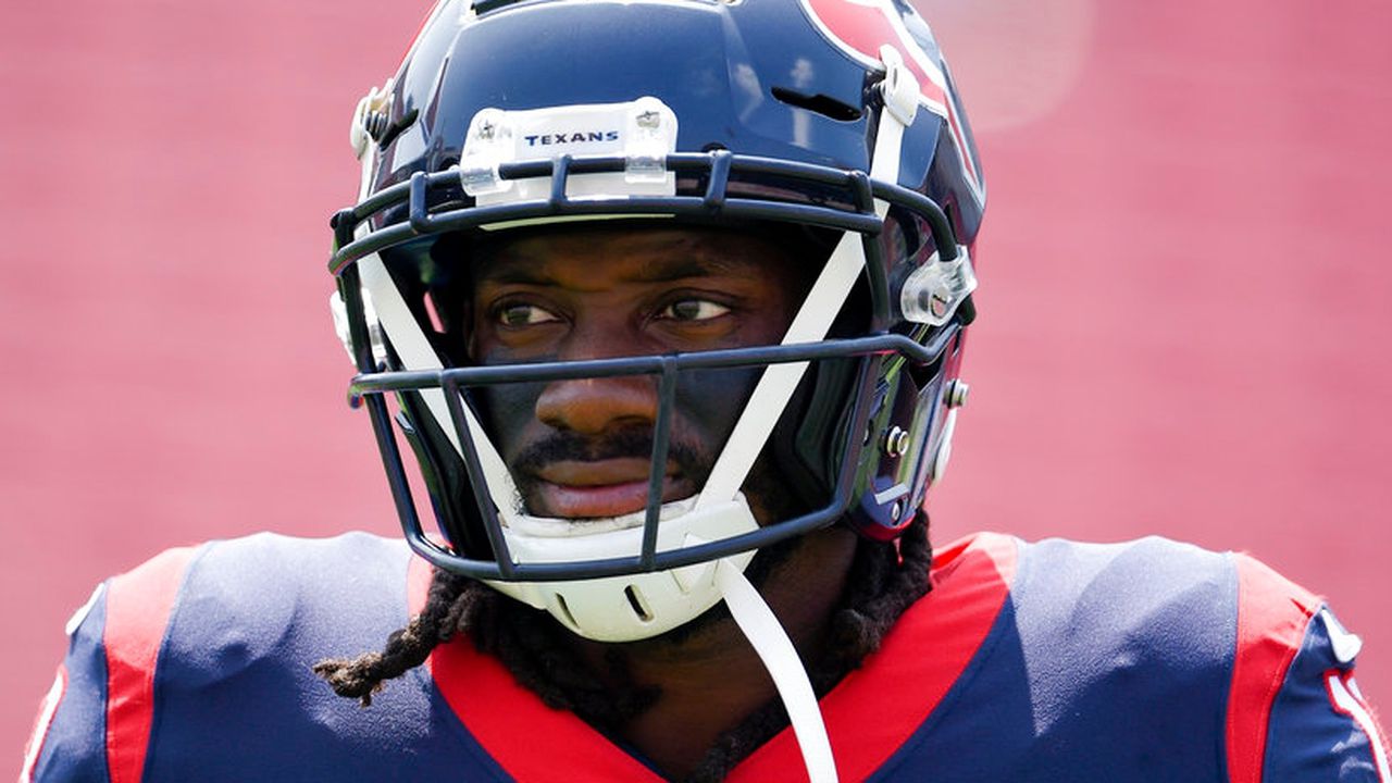 Sammie Coates signs with CFL team