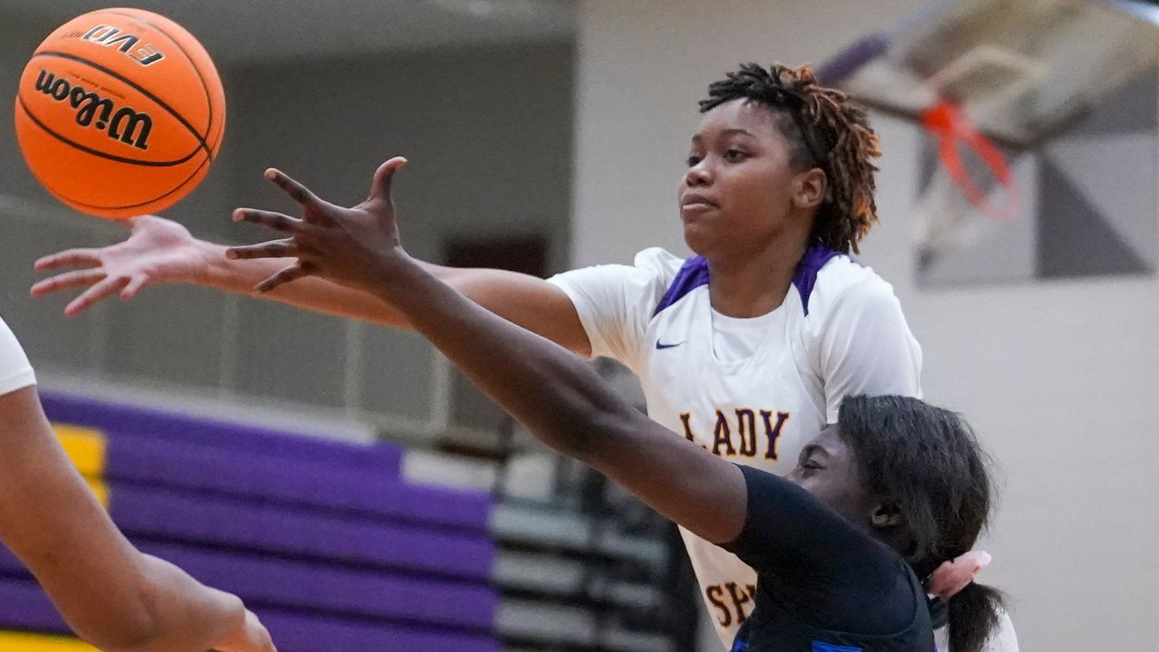 Tamya Smith, Pleasant Grove slip by Ramsay in 5A subregional