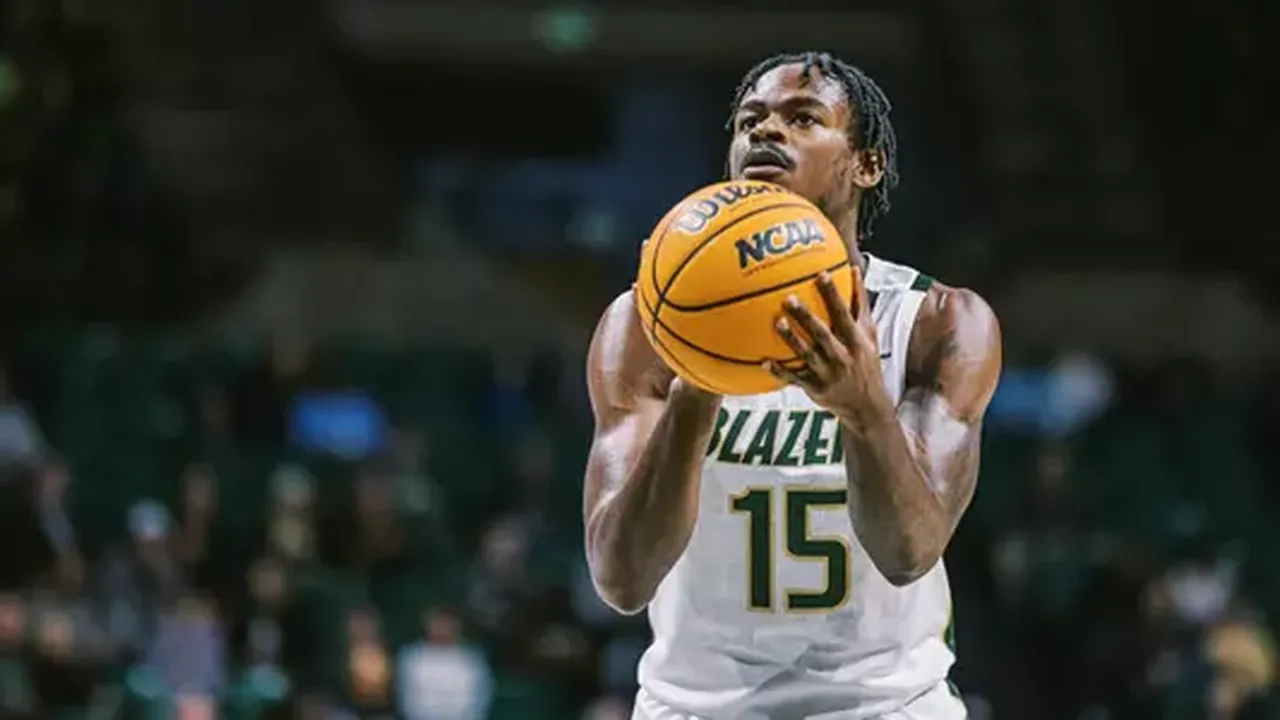 Ty Brewer earns first double-double as UAB powers past MTSU