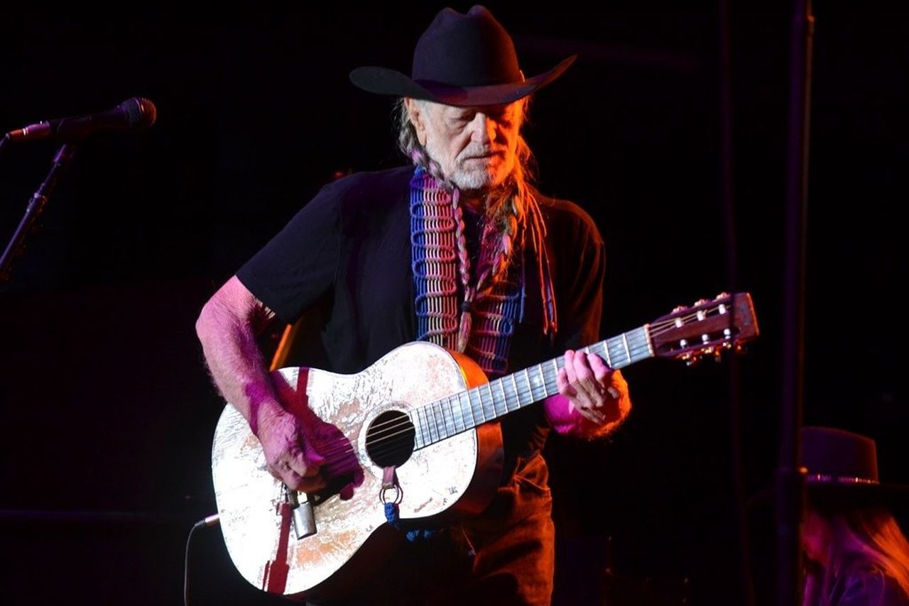 Willie Nelson doesn’t belong in the Rock Hall. These 5 unnominated acts do