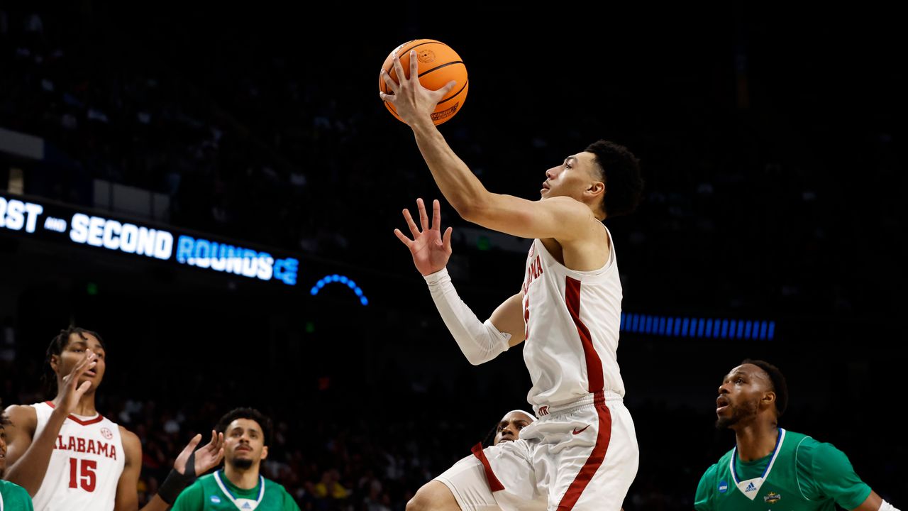 Alabama breezes past Texas A&M-Corpus Christi despite no points from Brandon Miller