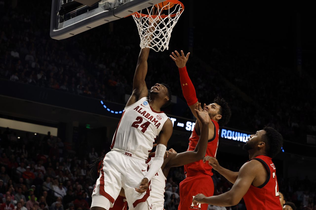 Alabama rolls Maryland, 73-51, to reach NCAA Tournament Sweet 16